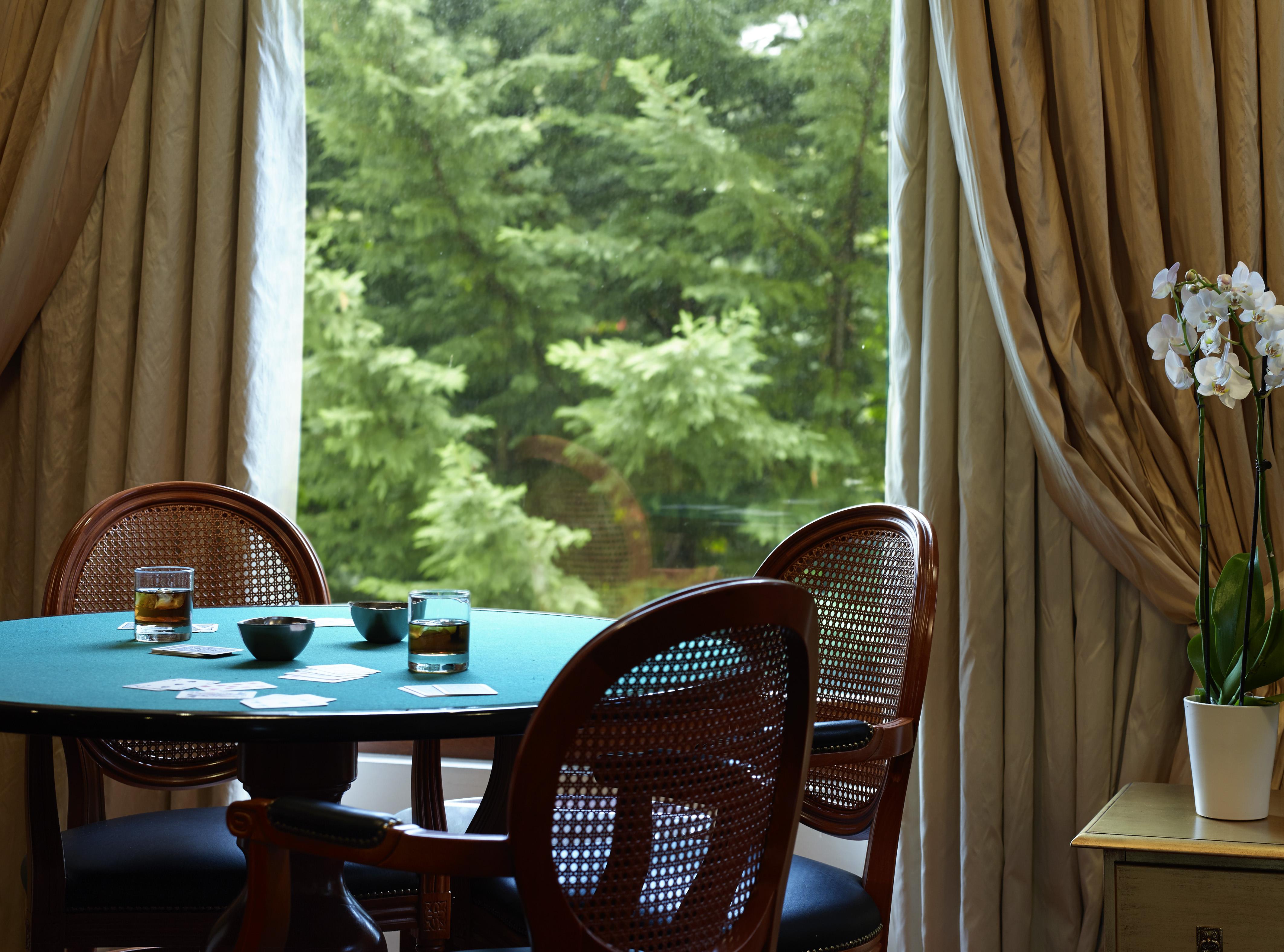 Grand Serai Congress And Spa Ioannina Exterior foto A view of the garden from the hotel