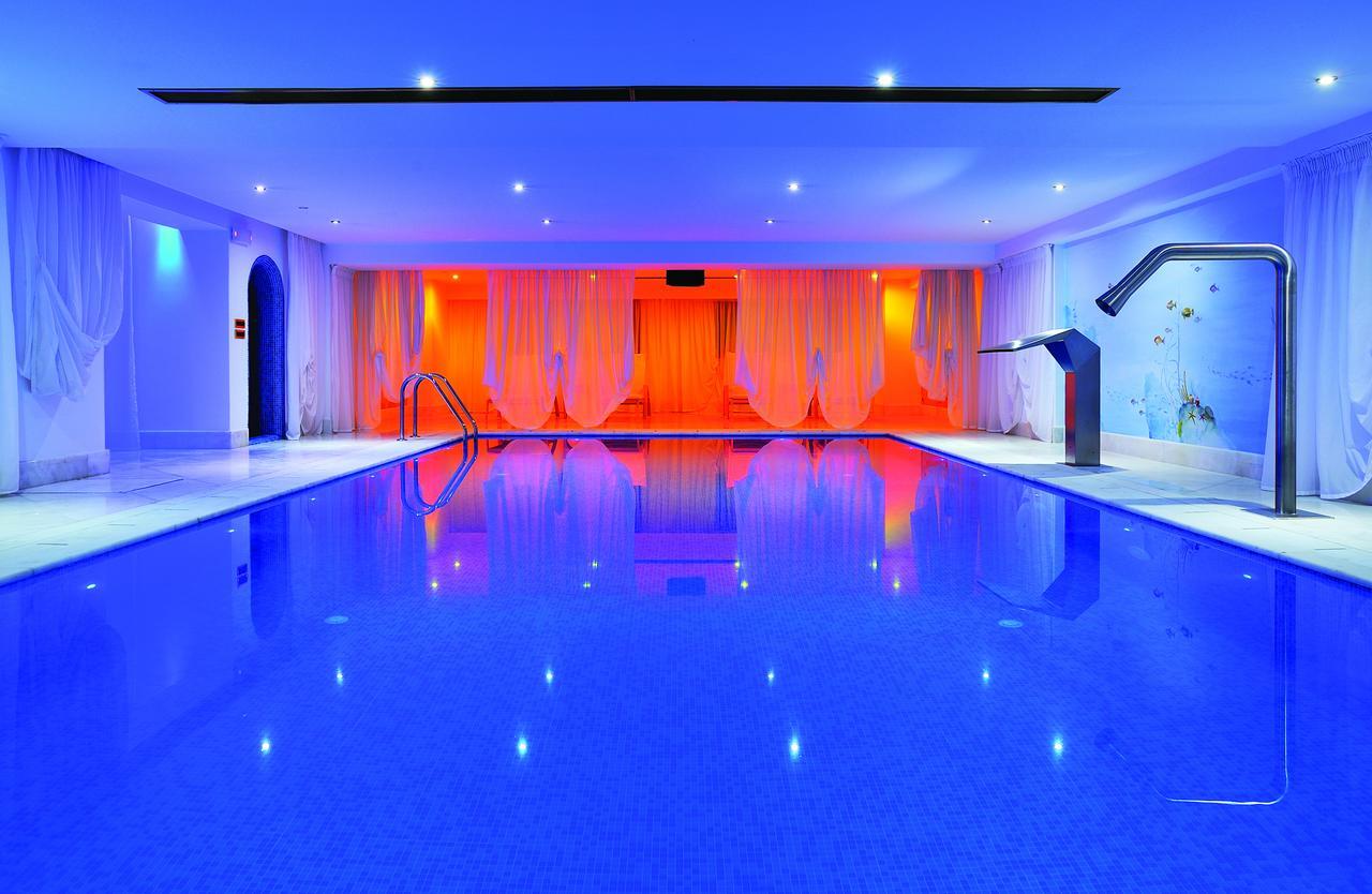 Grand Serai Congress And Spa Ioannina Exterior foto The swimming pool at the hotel